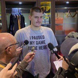I Paused My Game Tobe Here T-Shirt For Unisex