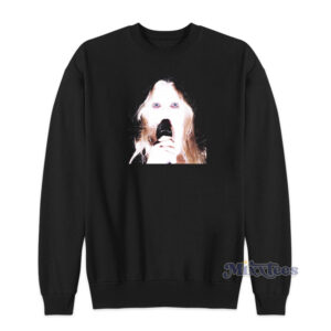 Audrey Hobert Shares New Tour Photo Sweatshirt